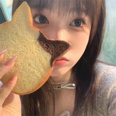 少女与季风 海报